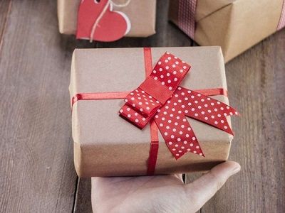 Защо чорапите са перфектния подарък за жена ви