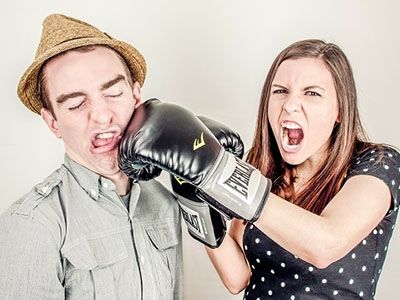 Как белите чорапи могат да скапят връзката Ви 