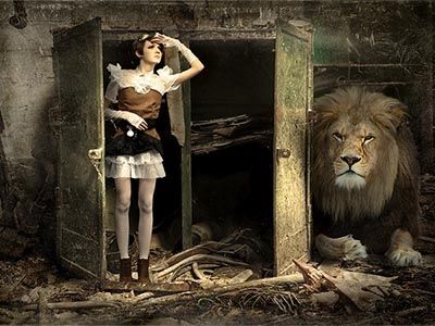 Защо той носи дамски чорапи и чорапогащници?