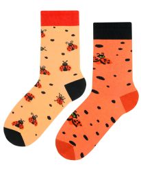 Ефектни чорапи с калинки. Поръчай сега и добави закачлив акцент към стила си!