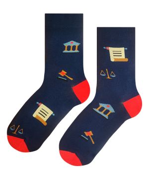 Чорапи за адвокати и юристи – комфорт с доза хумор и стил